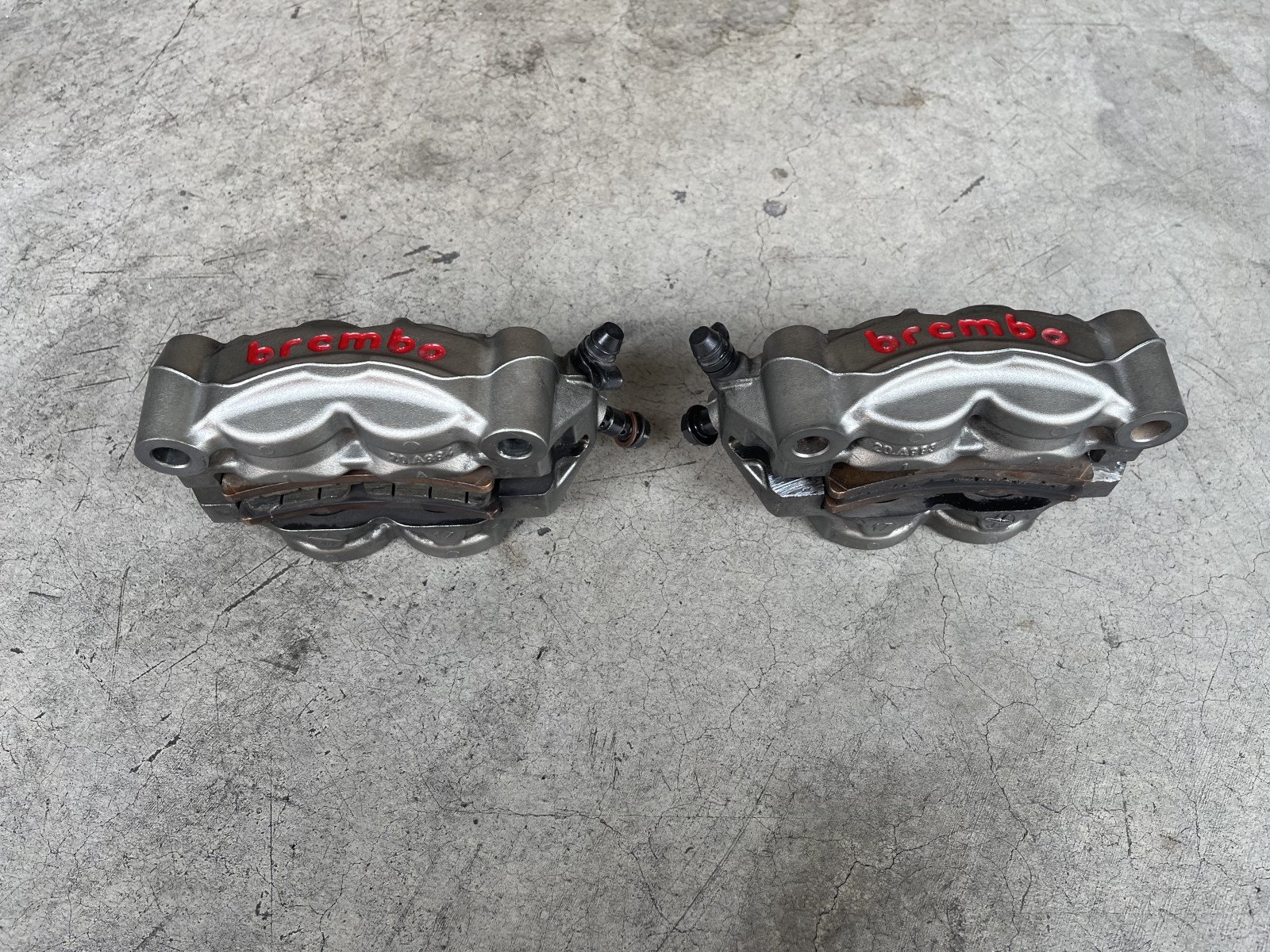 61041512A - Front Brake Calipers Left And Right - Image 3