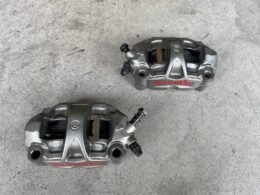 61041512A - Front Brake Calipers Left And Right