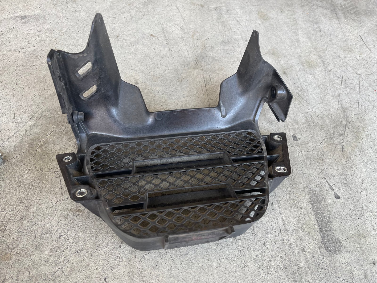 48016061B - Radiator Protection - Image 2