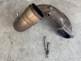 57014272A - Horizontal Head Exhaust Pipe