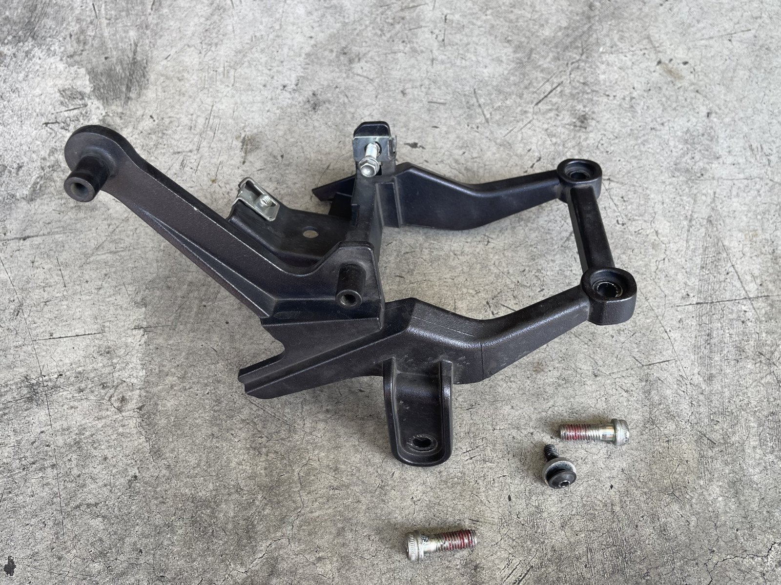 83018411AA - Oil Cooler Stay - Image 2