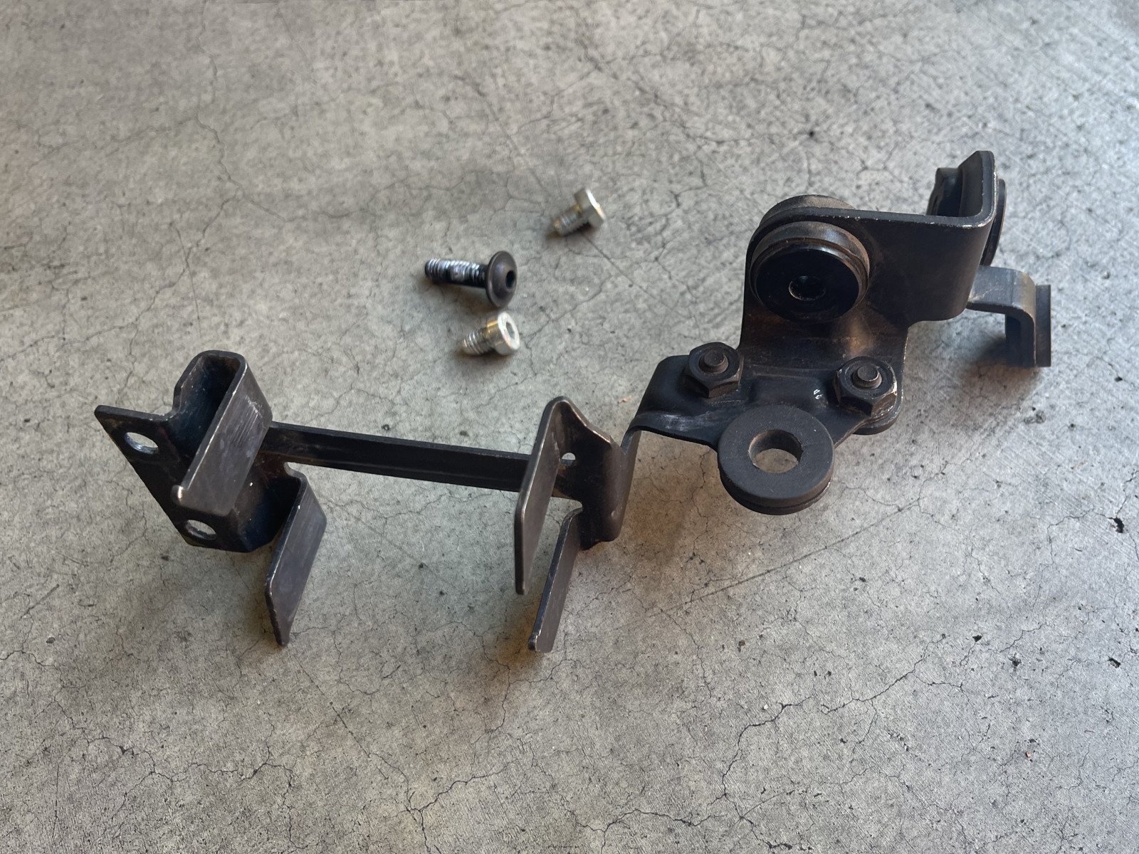 83018172AA - Fuse Box Bracket - Image 3