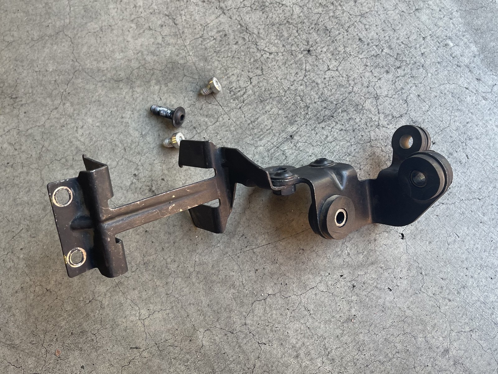 83018172AA - Fuse Box Bracket - Image 2