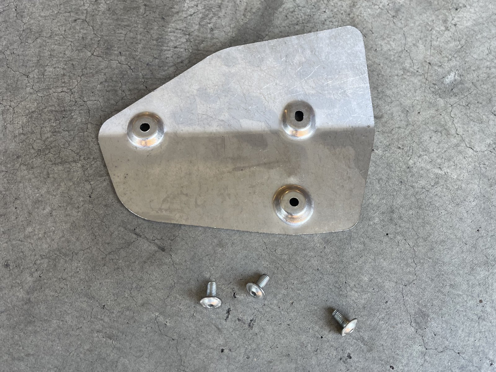 4601D311CA - Heat guard silencer