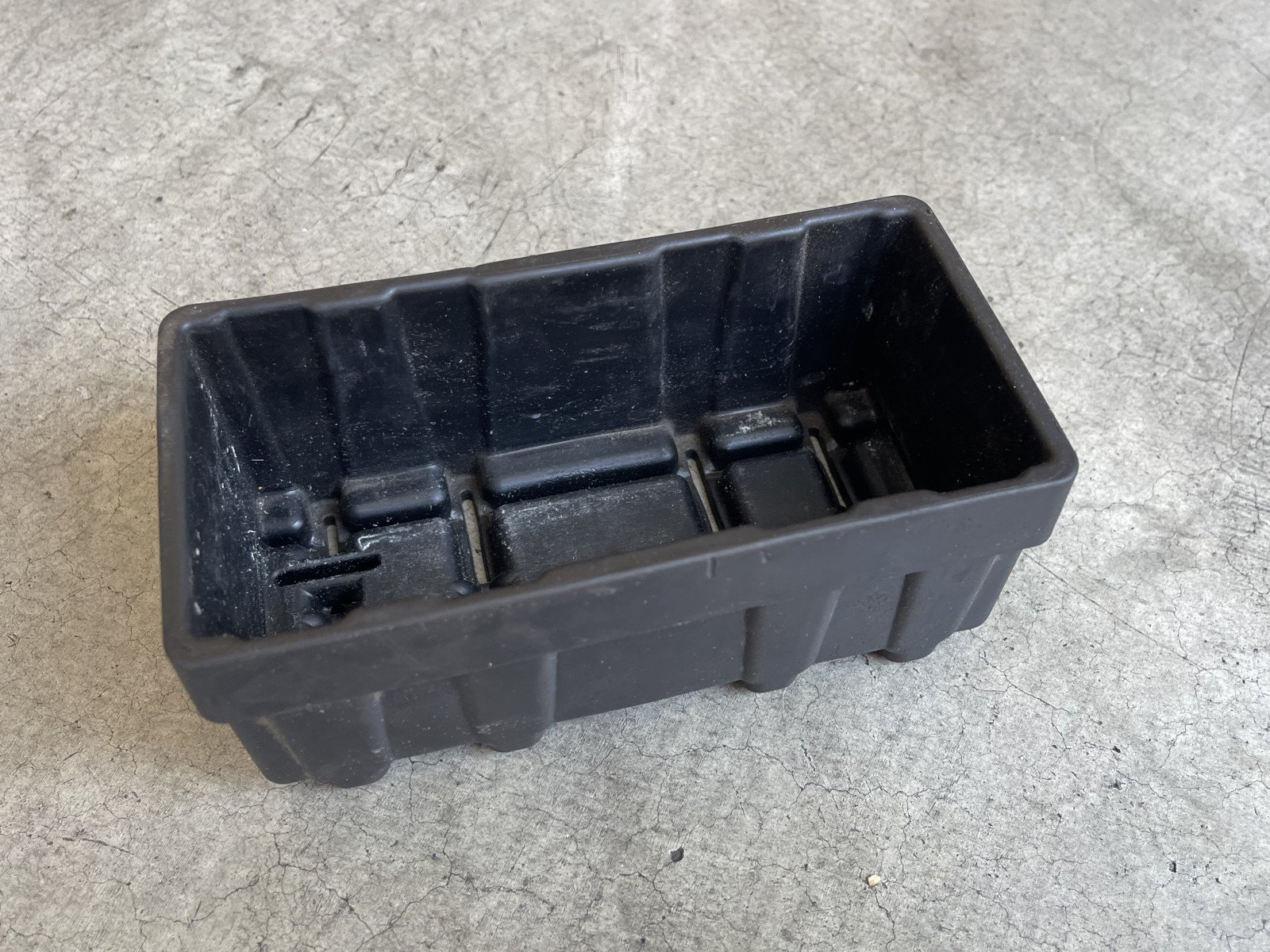 86611681A - Battery Cushion