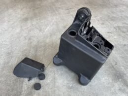 8291B632B - Battery Holder