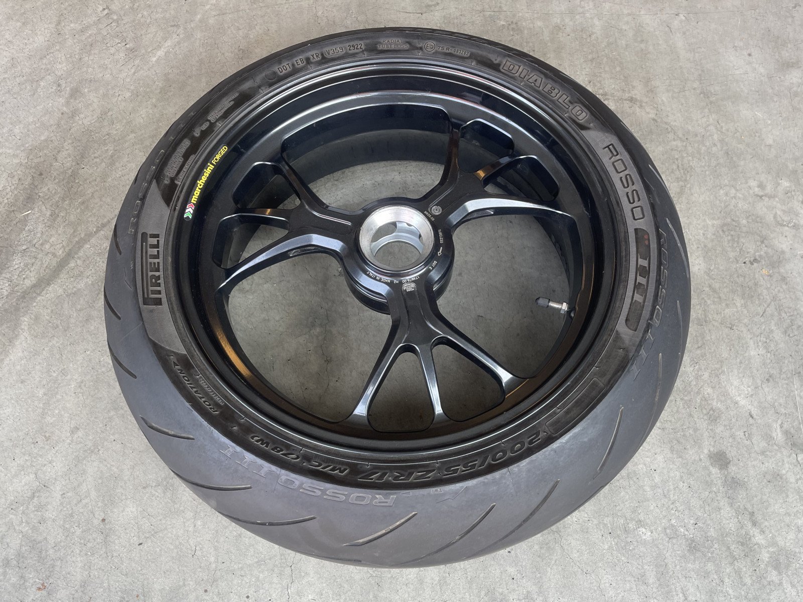 50221861AA - Rear Wheel Rim Cromo Marchesini With Rear Tire Diablo Rosso III (200-55 R17) - Image 2