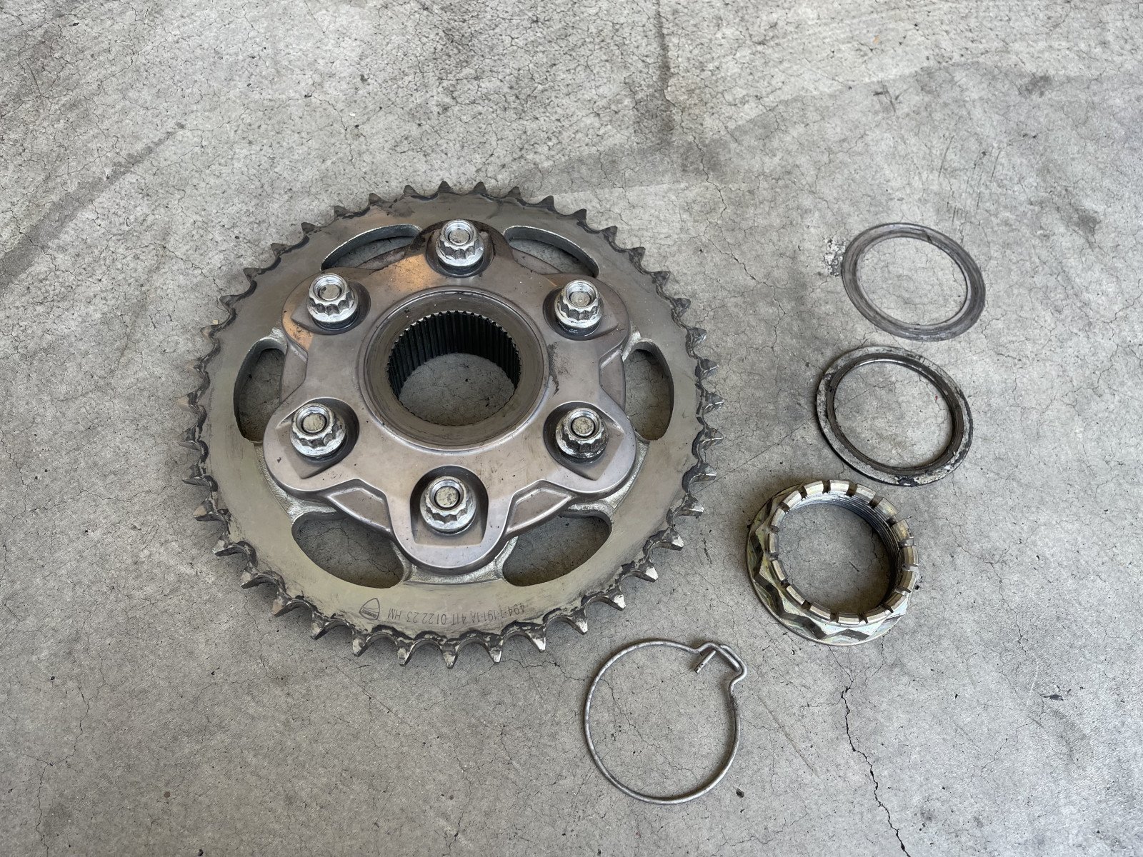 70090563A - Hub Shock Absorber - Image 3