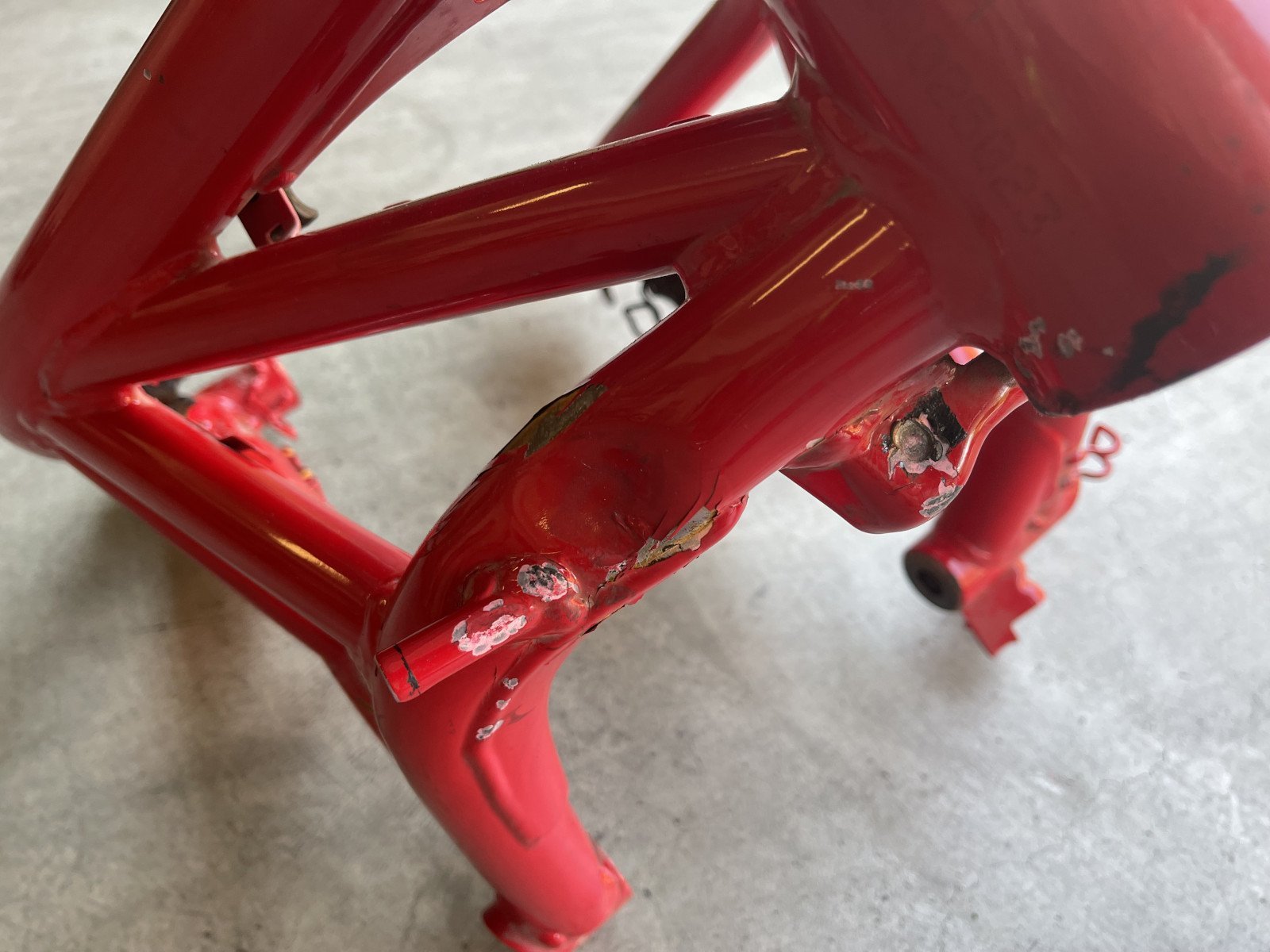 47017922AA - Frame Red - Image 4