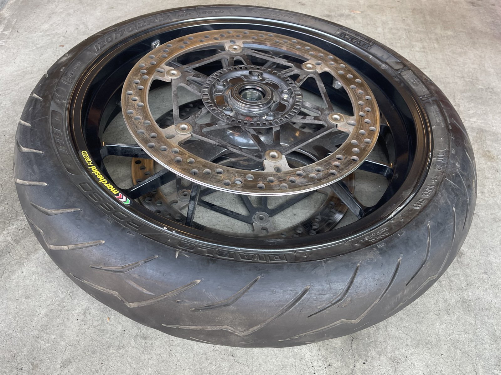 50121881AB - Front Wheel Rim Marchesini With Tire And Brake Disks - Image 2