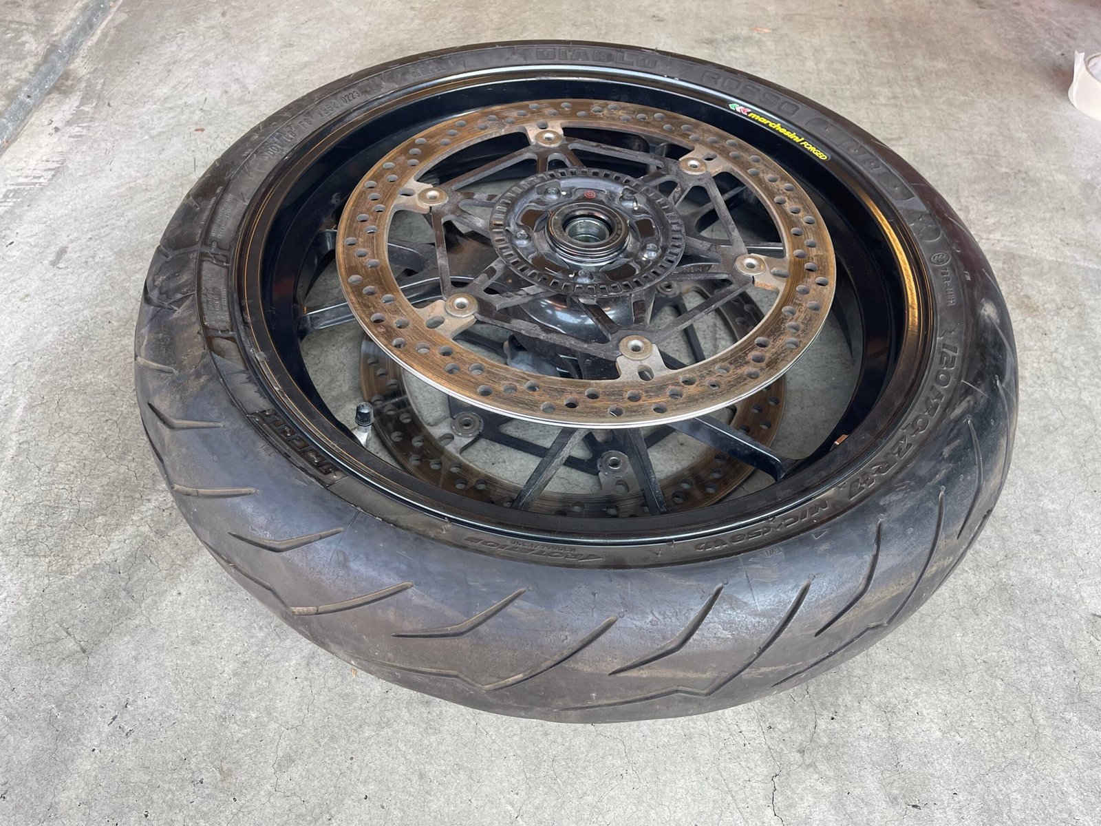 50121881AB - Front Wheel Rim Marchesini With Tire And Brake Disks - Image 3