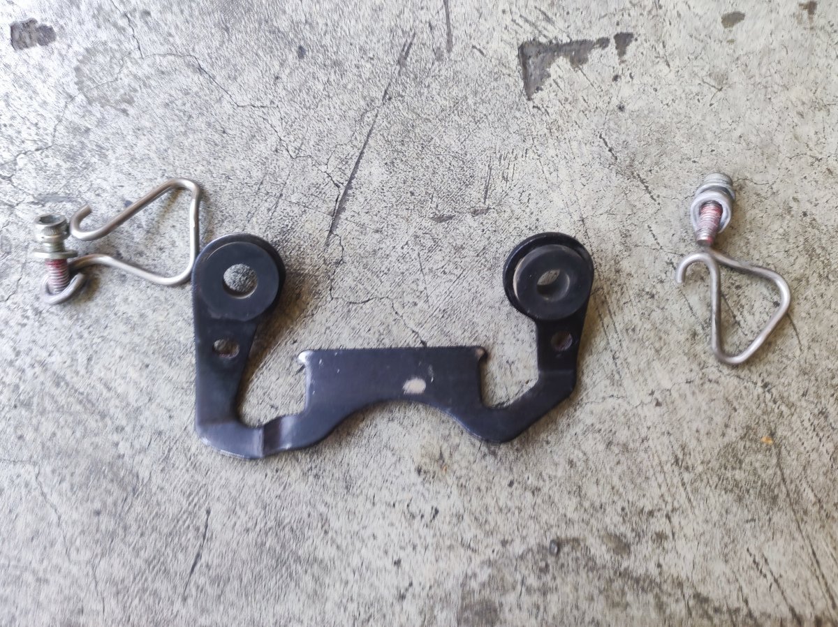 8291B651AA - Bracket, Connector With Horses Left And Right - Image 2