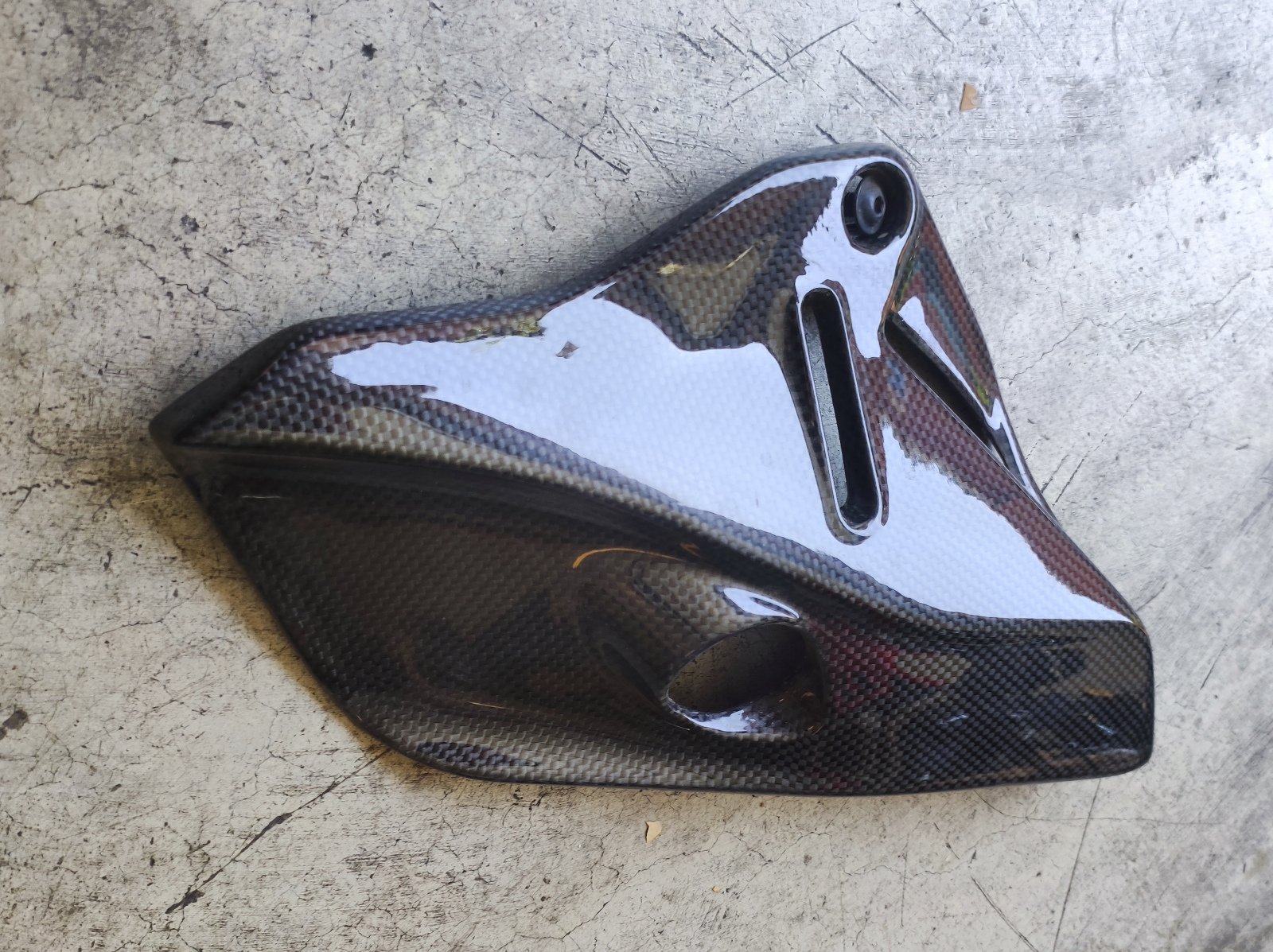 48211861B - Right Cover Carbon Fiber